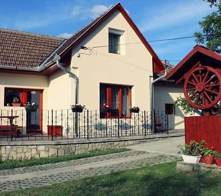 Zempleni Vendeghaz Hotell Erdőbénye Exteriör bild